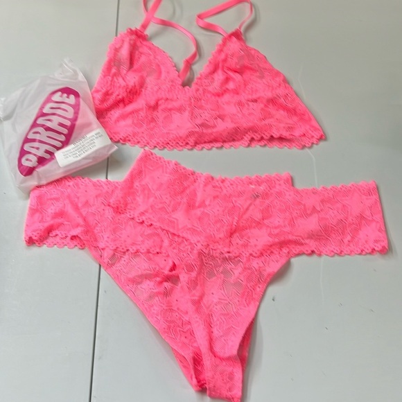NWOT Parade Perfect Lace Triangle Bralette & 2 Thong Set M Pink Star - Picture 4 of 4